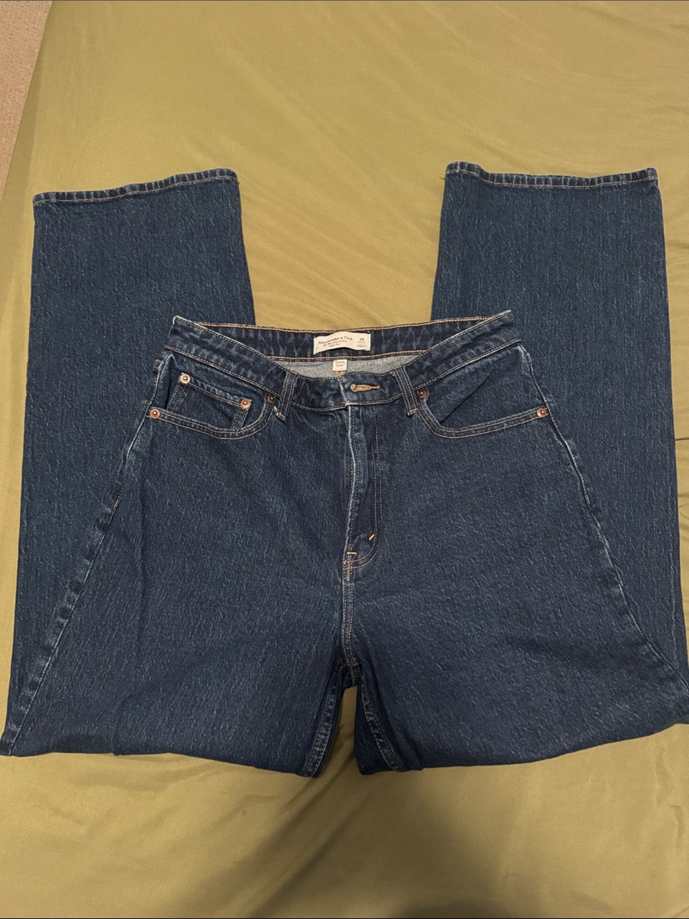 Abercrombie & Fitch The 90’s Relaxed Jean High Rise Curve Love